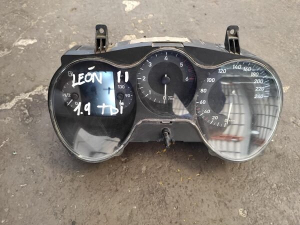 Cuadro de instrumentos Seat Leon II (1P) 1.9 TDI (105 cv)