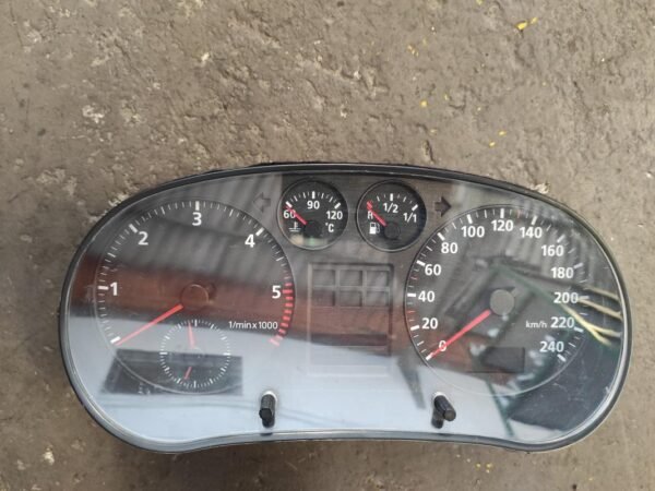 Cuadro de instrumentos Audi A3 (8L) Versión 2000 1.9 TDI (110 cv)