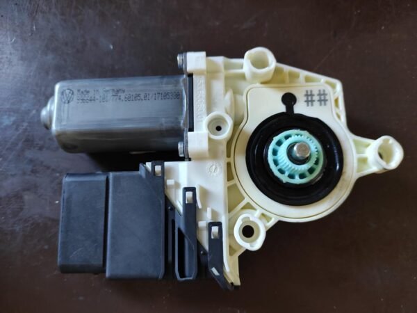 Motor elevalunas trasero izquierdo Seat Leon II (1P) 2.0 TDI (140 cv) - Imagen 2