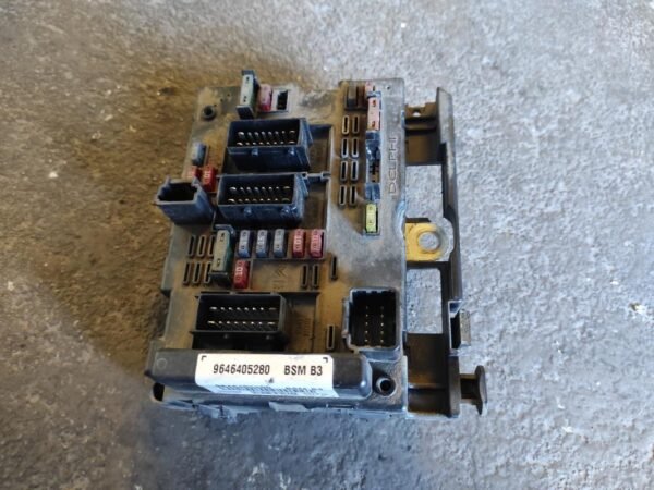 Caja de reles / fusibles Peugeot 307 2.0 HDI (90 cv)