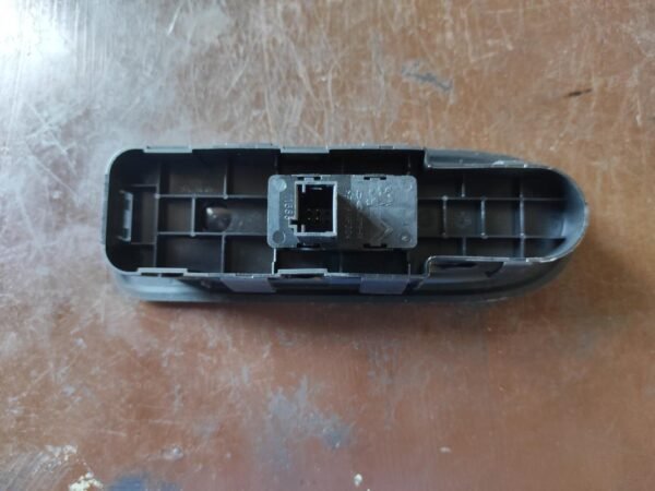 Mando elevalunas delantero derecho Peugeot 308 I 1.6I HDi FAP (109 cv) - Imagen 2