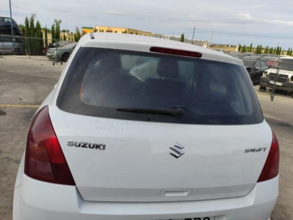 Porton trasero Suzuki Swift III (MZ, EZ) 1.3 (RS 413) (92 cv)