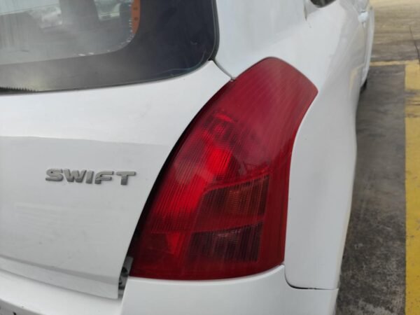 Piloto trasero derecho Suzuki Swift III (MZ, EZ) 1.3 (RS 413) (92 cv)