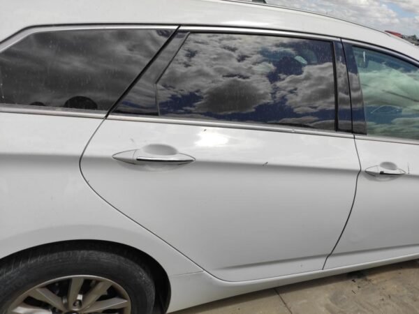 Puerta trasera derecha Hyundai i40 sedan (Versión 2015) 1.7 CRDI (115 cv)