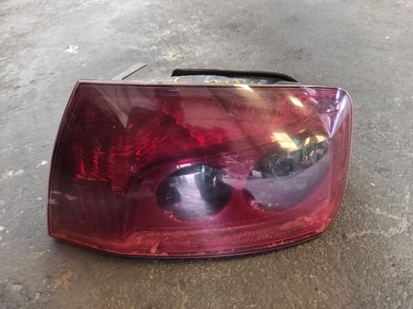 Piloto trasero derecho Peugeot 407 2.0 HDi (136 cv)