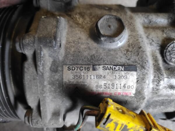 Compresor aire acondicionado Peugeot 307 Station Wagon 1.6 HDI (109 cv) - Imagen 3