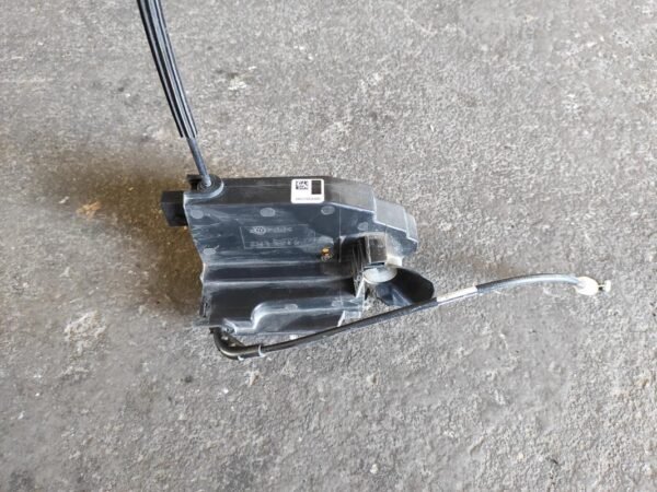 Cerradura puerta delantera izquierda Peugeot 308 II 1.6 HDI (92 cv)