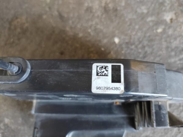 Cerradura puerta delantera izquierda Peugeot 308 II 1.6 HDI (92 cv) - Imagen 2