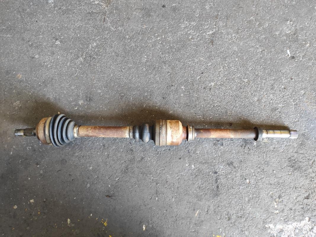 Transmisión delantera derecha Peugeot 306 (7B) 1.9 D (69 cv)