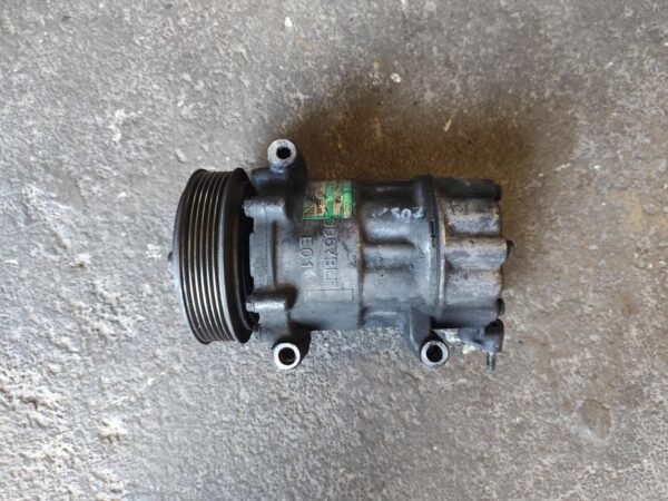 Compresor aire acondicionado Peugeot 307 Station Wagon 1.6 HDI (109 cv) - Imagen 2