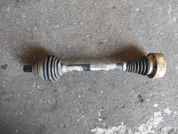 Transmisión delantera izquierda Seat Leon II (1P) 1.6 TDI CR (105 cv) DPF