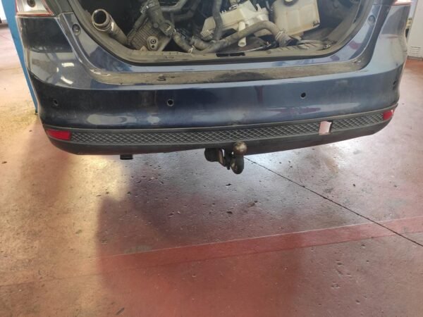 Paragolpe trasero Ford Focus III Sedan 1.6 TDCi (95 cv)