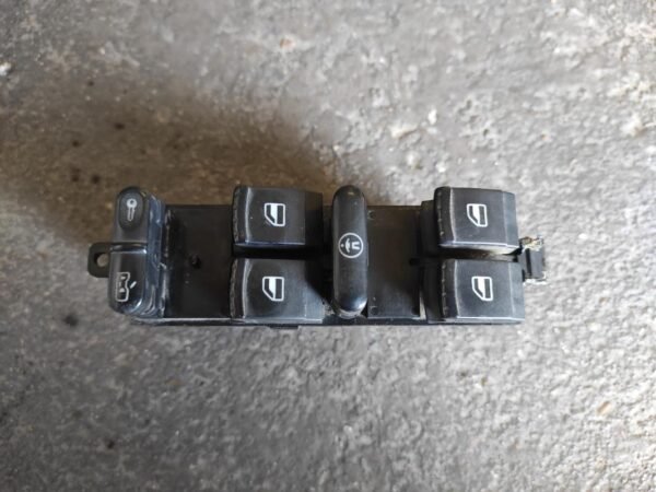 Mando elevalunas delantero izquierdo Volkswagen Passat (B5) 1.9 TDI (101 cv)