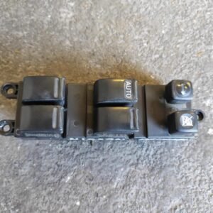 Mando elevalunas delantero izquierdo Nissan Primera (P12) 1.9 dCi (120 cv)