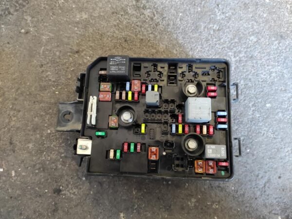 Caja de reles / fusibles Opel Corsa E 5-puertas 1.3 CDTI ECOTEC (75 cv) start/stop