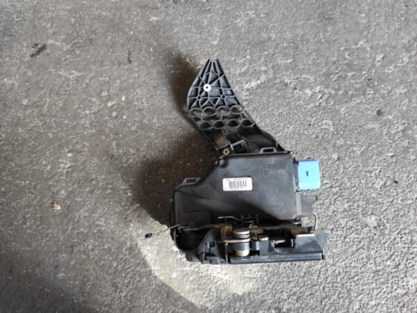 Cerradura puerta delantera derecha Volkswagen Touareg I (7L) 2.5 R5 TDI (174 cv) - Imagen 2