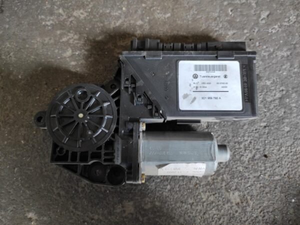 Motor elevalunas delantero derecho Volkswagen Touareg I (7L) 2.5 R5 TDI (174 cv)