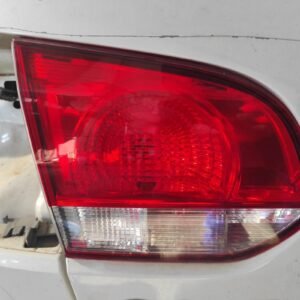 Piloto trasero izquierdo Volkswagen Golf VI 1.9 TDI (105 cv)