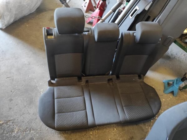 Juego asientos completo Volkswagen Golf VI 1.6 TDI (105cv) - Imagen 2