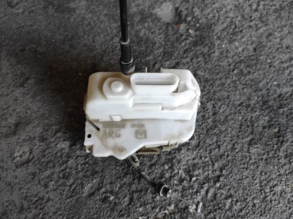 Cerradura puerta trasera izquierda Citroen C3 I (Fase I, 2002) 1.4i (73 cv)
