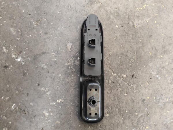 Mando elevalunas delantero izquierdo Peugeot 407 2.0 HDi (136 cv) - Imagen 2