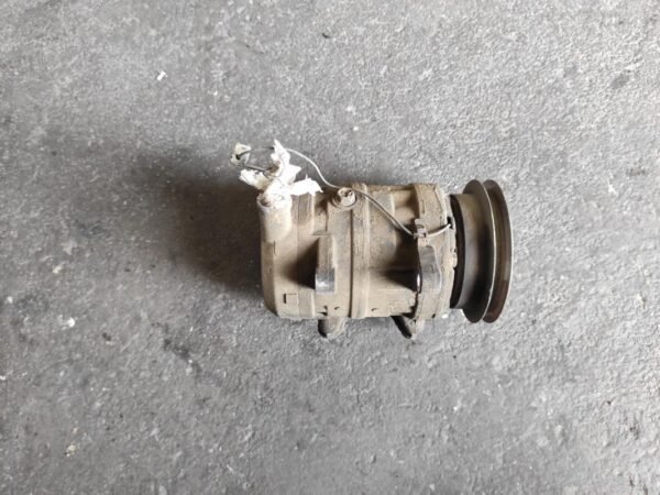 Compresor aire acondicionado Nissan Vanette Cargo 2.3 d (75 cv) - Imagen 3