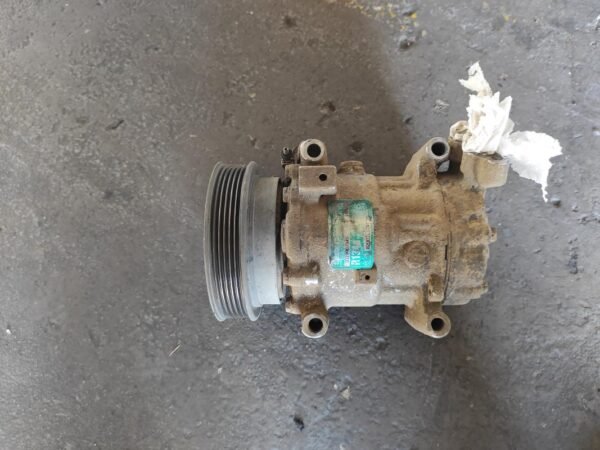 Compresor aire acondicionado Renault Clio II 1.5 dCi (65 cv) - Imagen 3