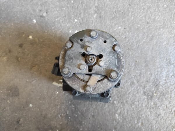 Compresor aire acondicionado Ford Focus Hatchback I 1.8 Turbo DI (90 cv) - Imagen 3