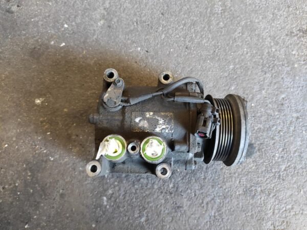 Compresor aire acondicionado Ford Focus Hatchback I 1.8 Turbo DI (90 cv) - Imagen 2