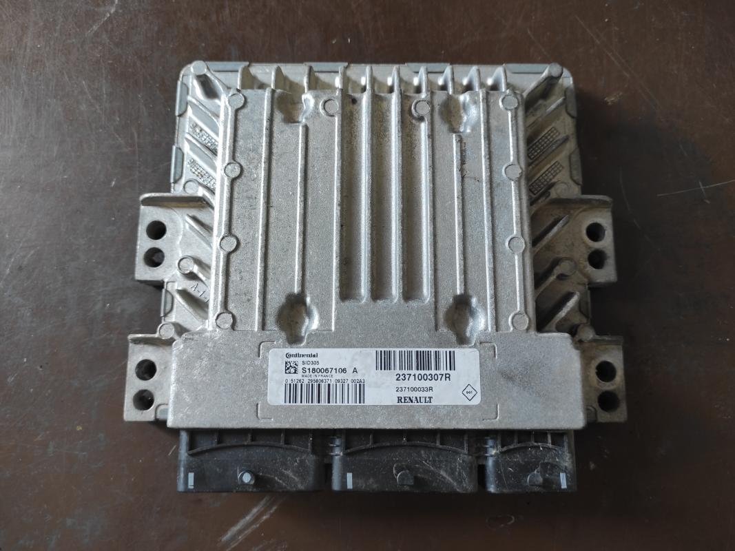 Centralita motor uce Renault Megane III 1.5 dCi (106 cv)