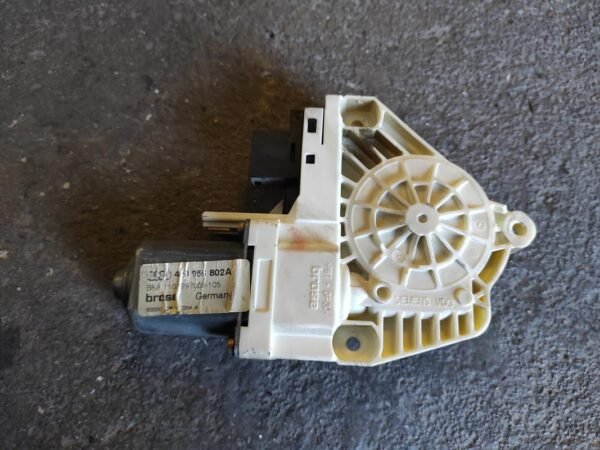 Motor elevalunas trasero derecho Audi A6 (4F,C6) 2.7 TDI V6 (180 cv)