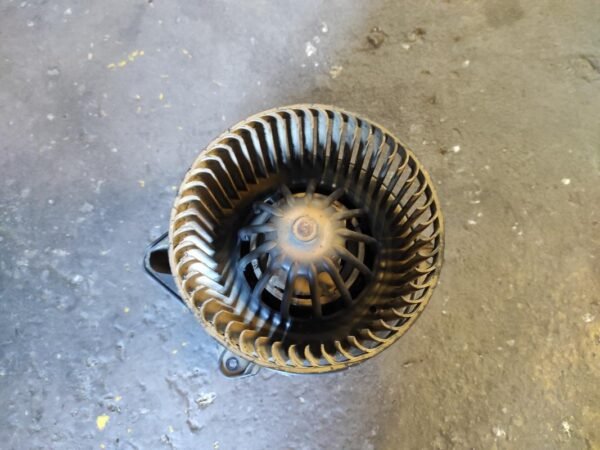 Motor calefacción Peugeot 607 2.2 HDI (133 cv)