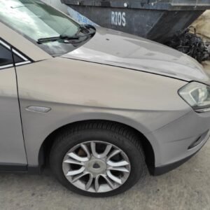 Aleta delantera derecha Lancia Delta III 1.6JTD Multijet 16V (120 cv) DPF