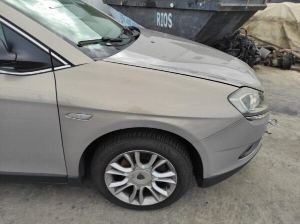 Aleta delantera derecha Lancia Delta III 1.6JTD Multijet 16V (120 cv) DPF