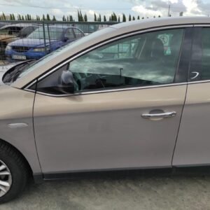 Puerta delantera izquierda Lancia Delta III 1.6JTD Multijet 16V (120 cv) DPF
