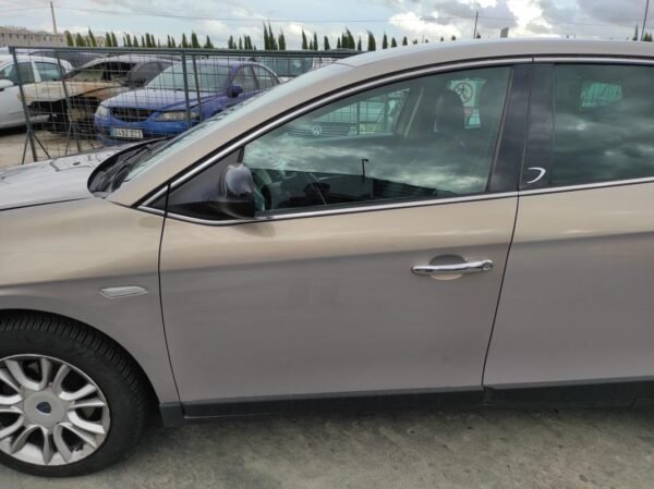Puerta delantera izquierda Lancia Delta III 1.6JTD Multijet 16V (120 cv) DPF