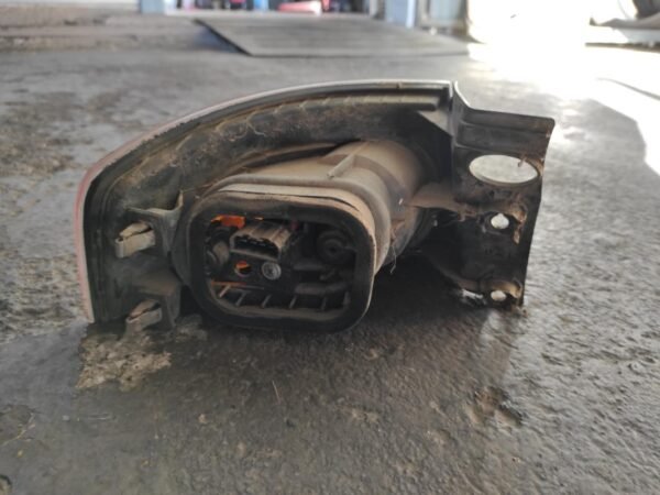 Piloto trasero derecho Seat Ibiza III 1.9 SDI (64cv) - Imagen 2