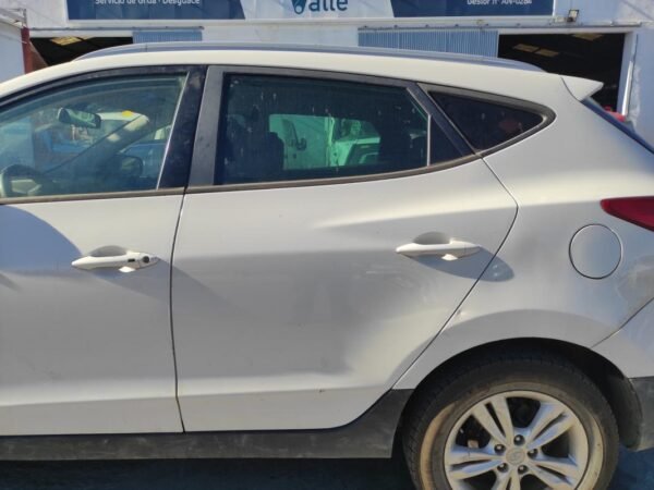 Puerta trasera izquierda Hyundai ix35 1.7 CRDi (115 cv)