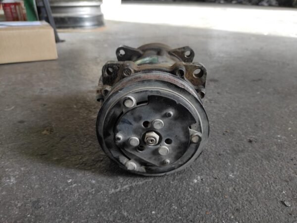 Compresor aire acondicionado Peugeot 205 II (20A/C) 1.8 D (59 cv) - Imagen 2