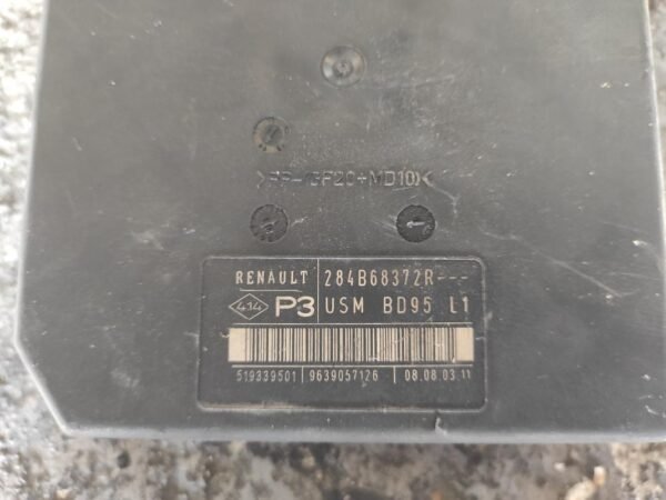 Caja de reles / fusibles Renault Megane III Coupe 1.5 dCi (110 cv) FAP - Imagen 2