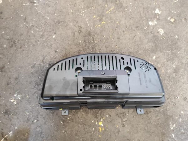 Cuadro de instrumentos Volkswagen Passat (B6) 2.0 TDI (140 cv) - Imagen 2