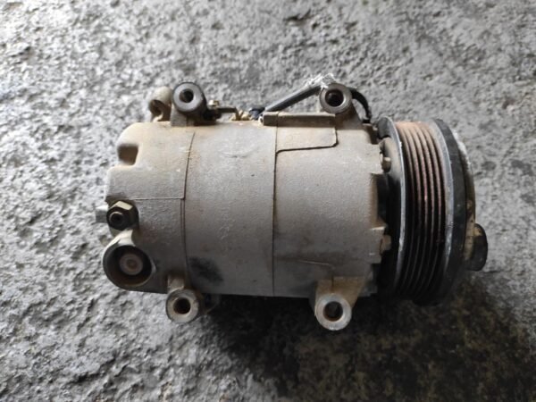 Compresor aire acondicionado Ford Focus II Hatchback 1.6 TDCi HP (109 cv) - Imagen 2