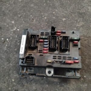 Caja de reles / fusibles Peugeot 307 2.0 HDI (90 cv)