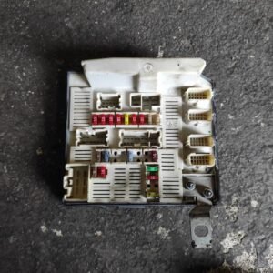 Caja de reles / fusibles Renault Grand Scénic II (JM0/1_) 1.9 dCi (JM14) (131 cv)