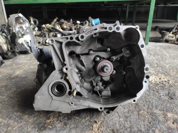 Caja cambios Renault Clio III 1.2i 16V (75 cv) - Imagen 2
