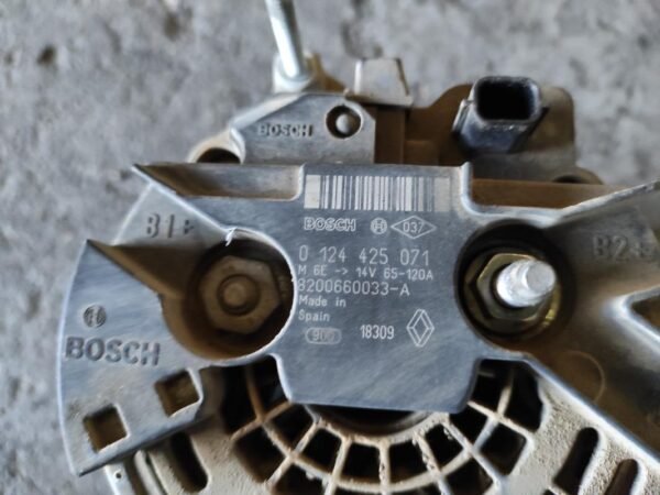 Alternador Renault Clio III 1.5 dCi 8V (68 cv) - Imagen 4