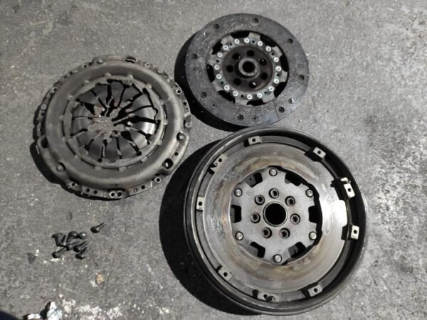 Kit embrague Renault Clio III 1.5 dCi 8V (105 cv) - Imagen 3