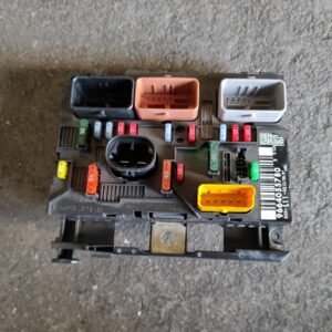 Caja de reles / fusibles Peugeot 207 1.4 HDi (70)