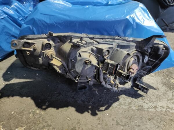 Faro derecho Mitsubishi Lancer X 2.0 DI-D (140 cv) - Imagen 2