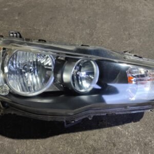 Faro derecho Mitsubishi Lancer X 2.0 DI-D (140 cv)
